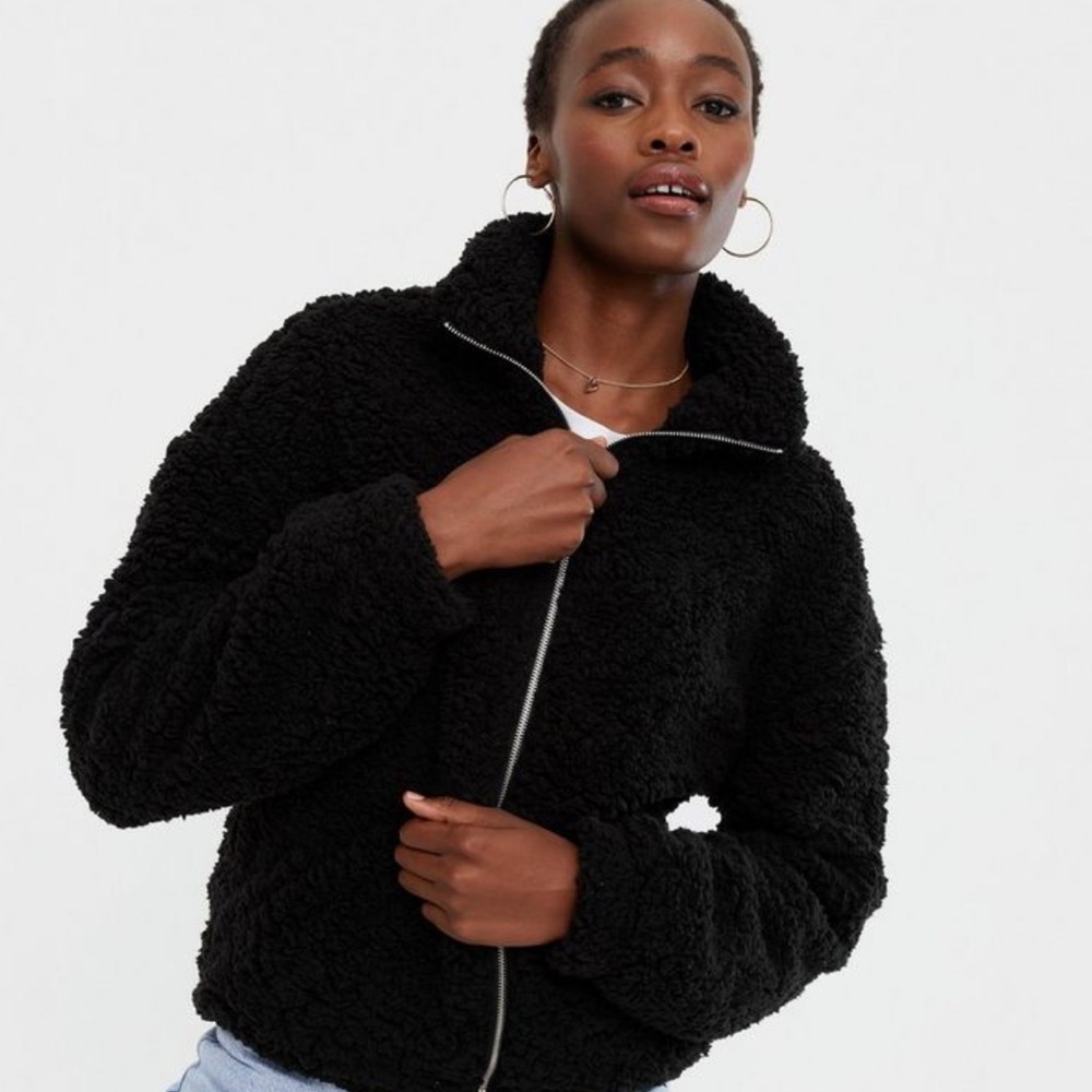 Avec Les Filles Women’s Short Grooved Faux Fur Sherpa Teddy Jacket Size Small